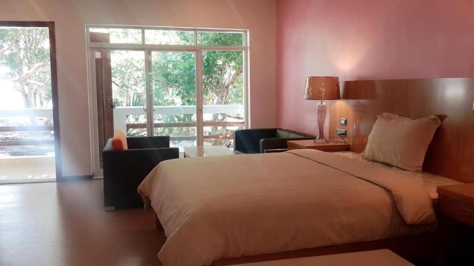 Indra Koh Rong Resort Derm Tkov Village Bagian luar foto